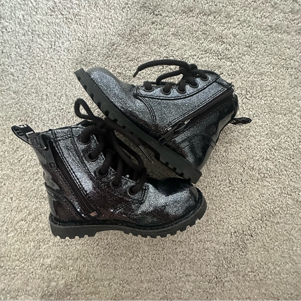 UGG Kids Glossy Glitter Black Boots Laceup Girls Combat Toddler Shoes 8